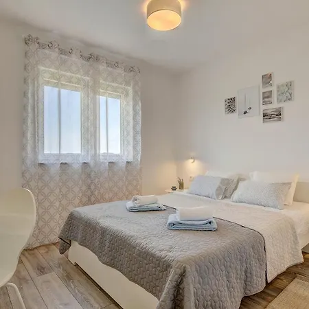 Log In Apartment *